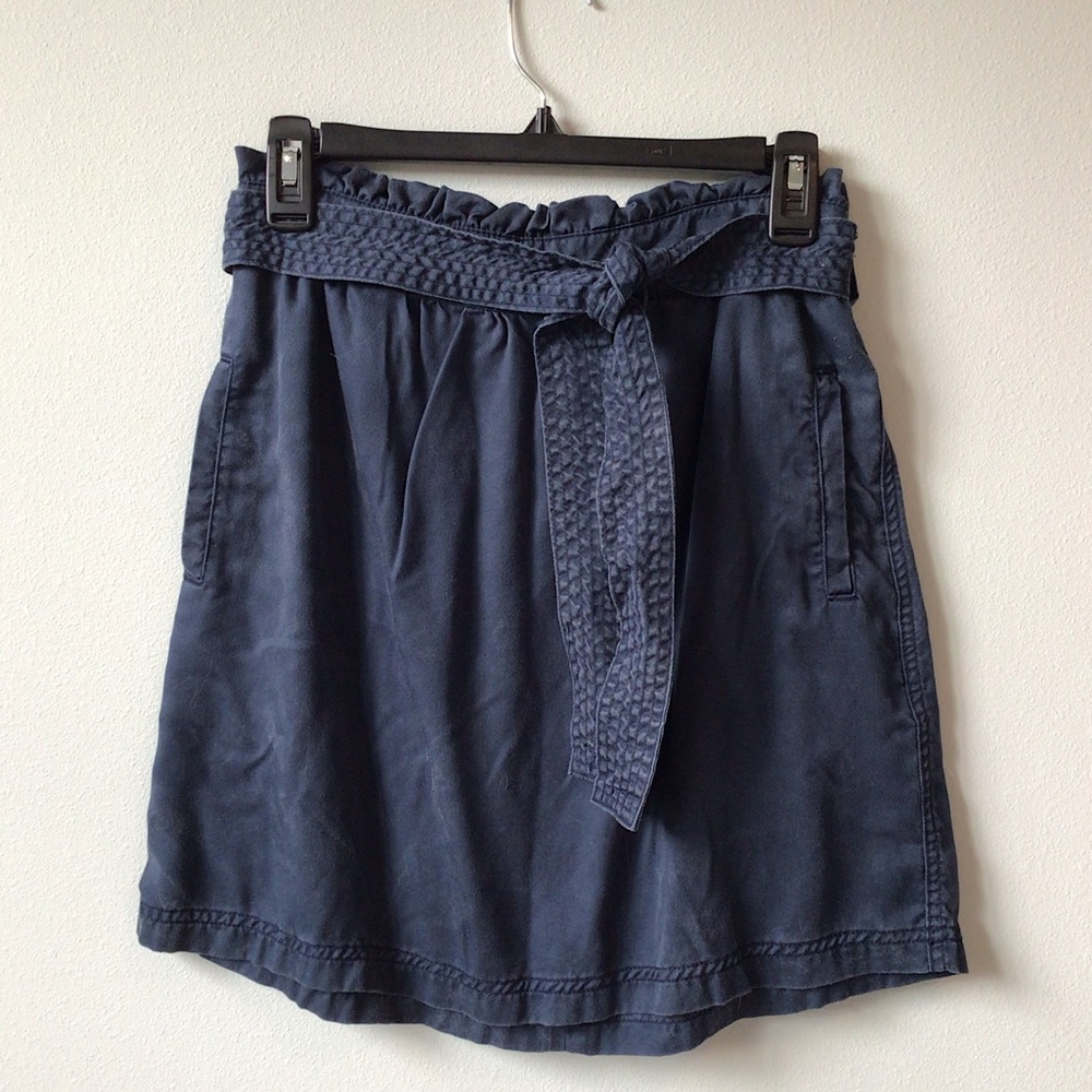 Navy tie paperbag skirt